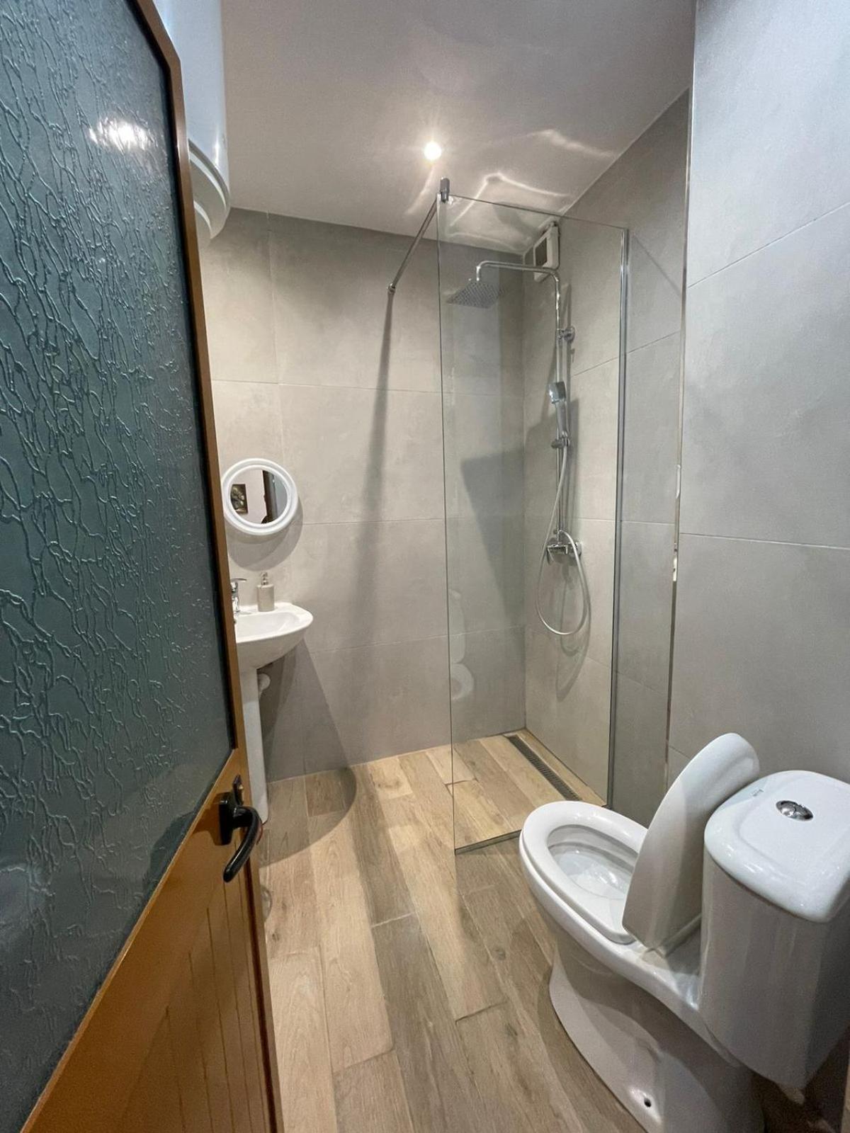 E&B Cosy Apartment Tirana Exterior foto